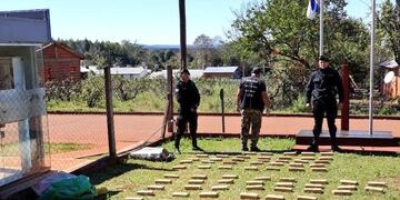 Incautaron 80 kilos de marihuana en Santiago de Liniers\u002E (Foto: Policía de Misiones)