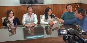 Los intendetes electos Julieta Aquino, Marcelo Luque, Paula Córdoba y Edgar Yordan
