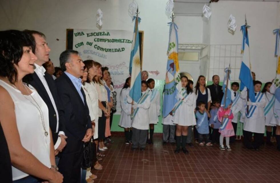 Cornejo: "El lunes empiezan las clases con o sin el SUTE"