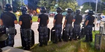 Intentaron prenderle fuego a la Comisaría Undécima\u002E (Web)\u002E