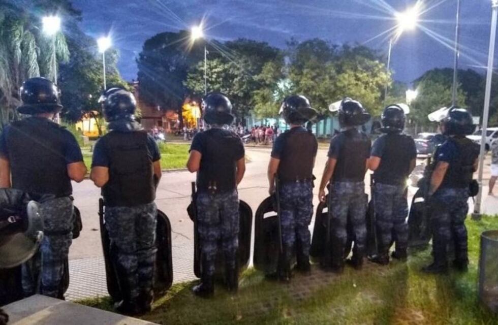 Intentaron prenderle fuego a la Comisaría Undécima