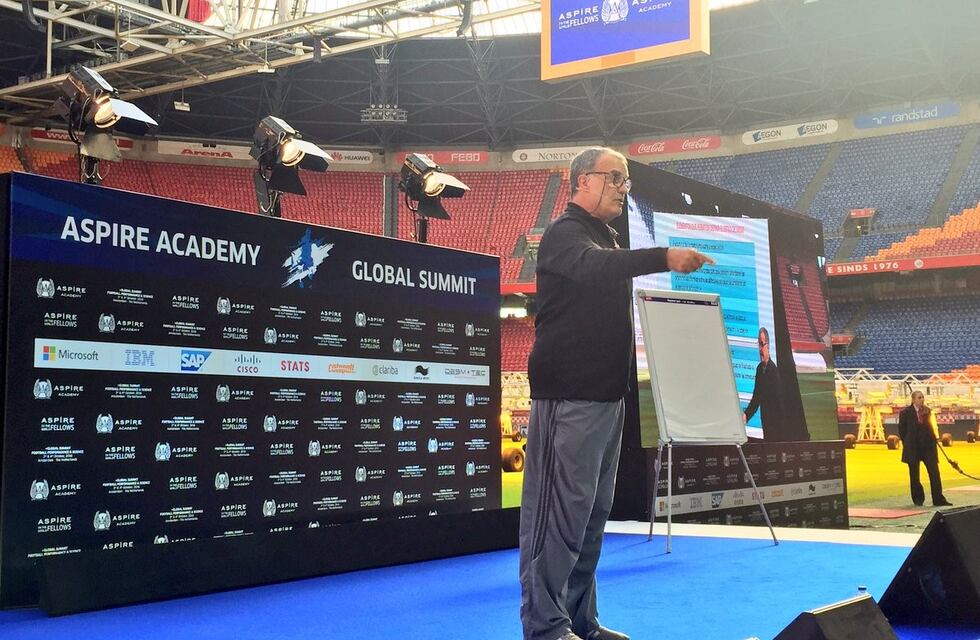 Marcelo Bielsa reapareció en Amsterdam