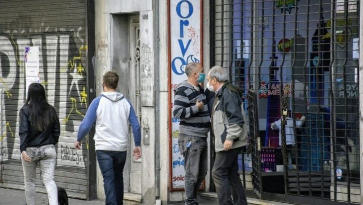 Autorizan reapertura de comercios pero sólo para entregar mercadería