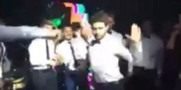 El plantel de San Lorenzo despidiu00f3 el au00f1o a puro baile en el casamiento de Franco Mussis.