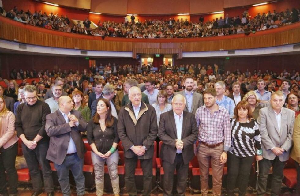 Socialistas rechazan reflotar la reforma constitucional antes del recambio