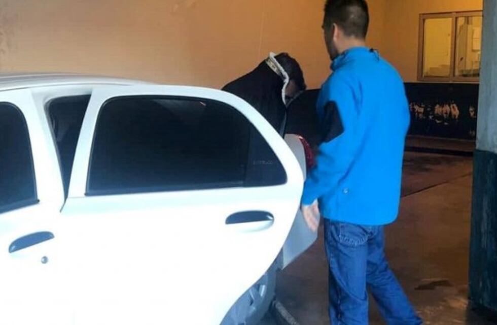 Detienen al autor del incendio del taller y las dos camionetas en Santa Rosa