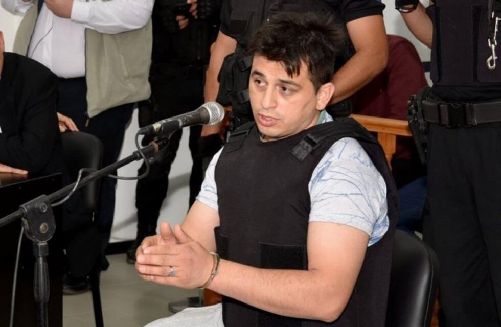 Caso Brenda Arias: Juan José Murúa se subió a una columna pidiendo a gritos por su abogado