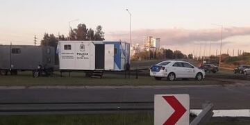 Policia patrulla los ingresos a Gualeguaychú\nCrédito: máximaonline