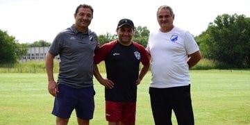 Daniel Mira y el Sapito Coleoni le pusieron fútbol a la preparación de sus equipos\u002E