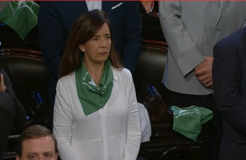 "Los paraísos que nos vendían hoy estallaron bajo la desigualdad y las llamas"