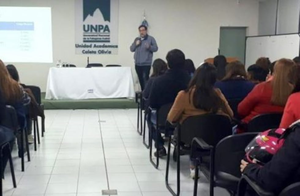 Se realizó reunión informativa en la universidad por las carreras de salud
