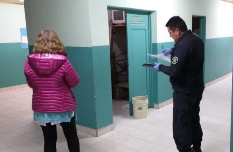 Destrozaron la escuela N° 44 y robaron computadoras