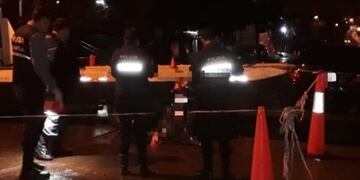 Alejandro Julio Almirón, de 35 años, habría fallecido en el acto al chocar con su moto de baja cilindrada contra un camión\u002E (Policía de Misiones)