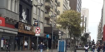 Empresarios y sindicalistas presentaron protocolo para abrir comercios pymes (Foto: Twitter Gonzalo Patrone @gonimdq)