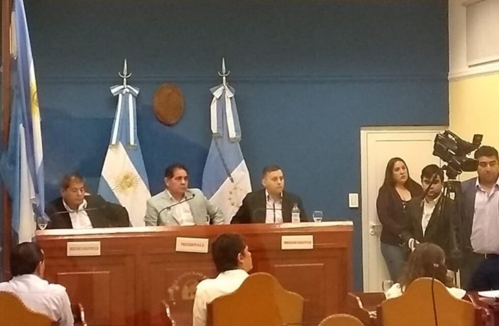 Concejales del oficialismo eligieron autoridades y la oposición denuncia que no hubo quorum