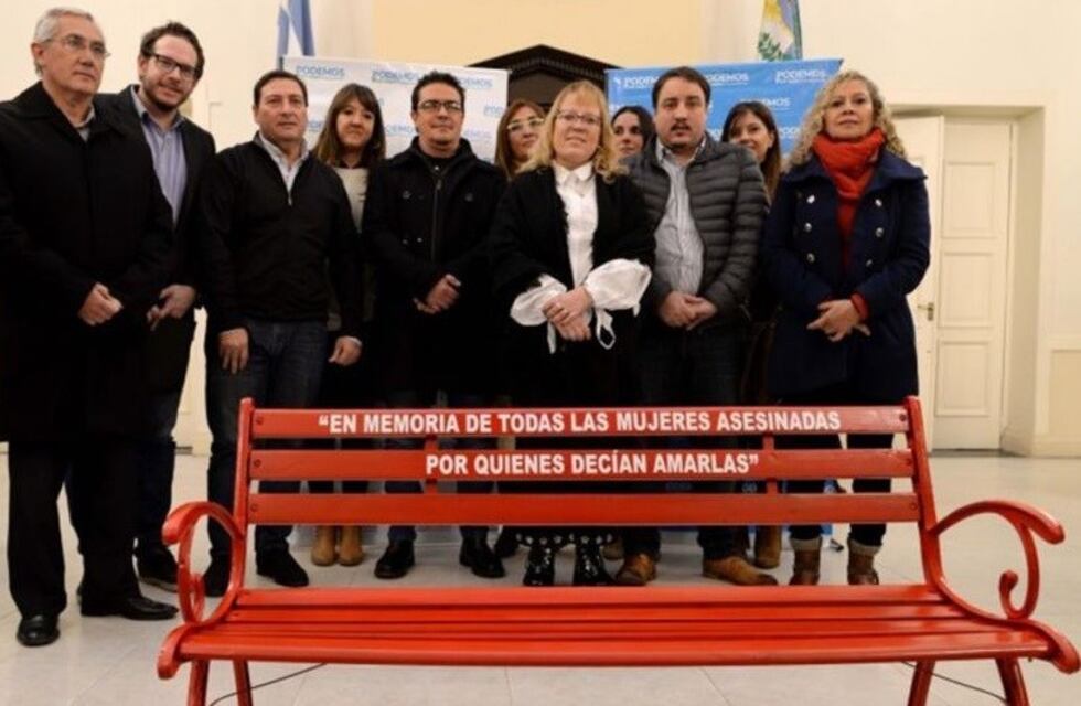 "El Banco Rojo" en memoria de todas las mujeres asesinadas, es ley