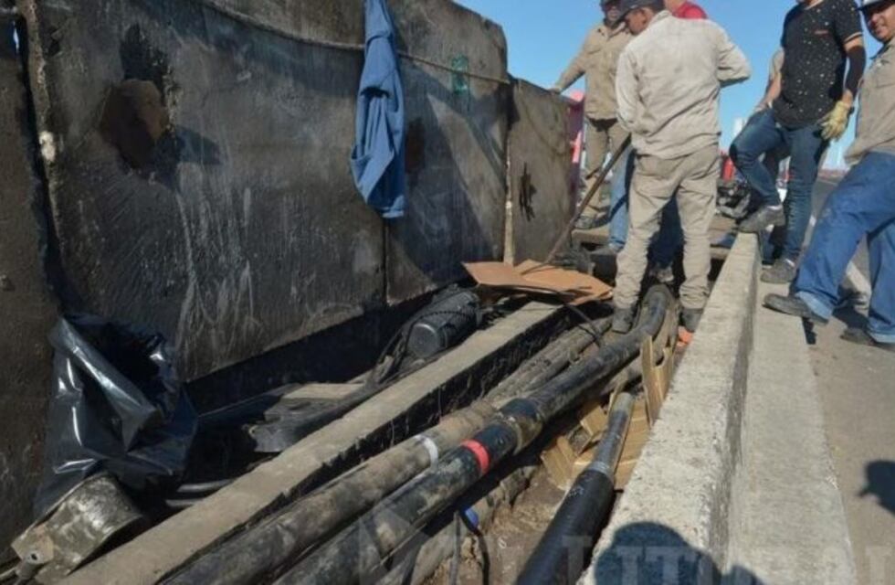 Puente Belgrano: esta tarde culminarían los arreglos del cableado incendiado