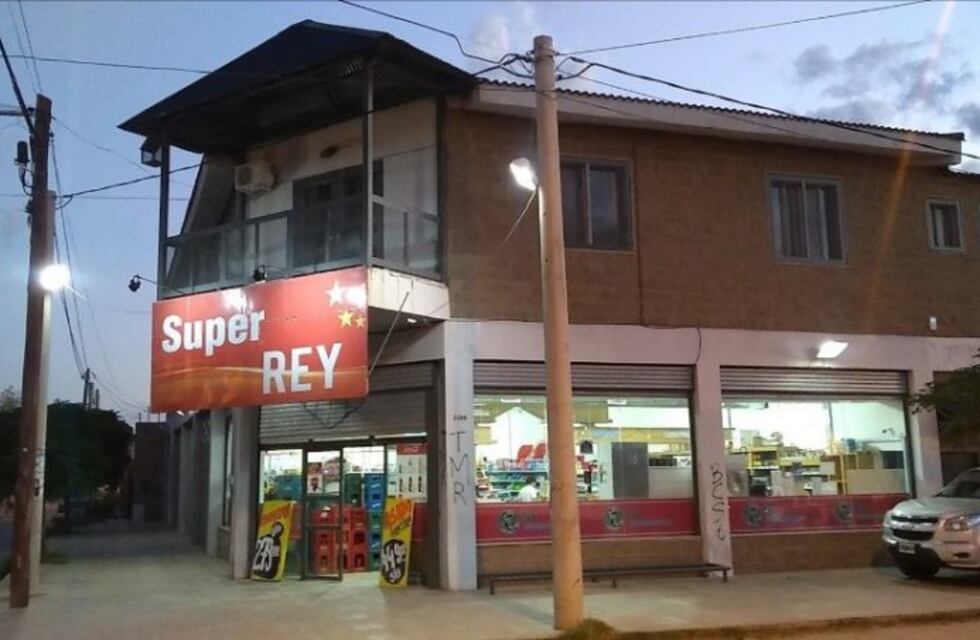 Entraron a un super chino con una escopeta y se llevaron hasta el fernet