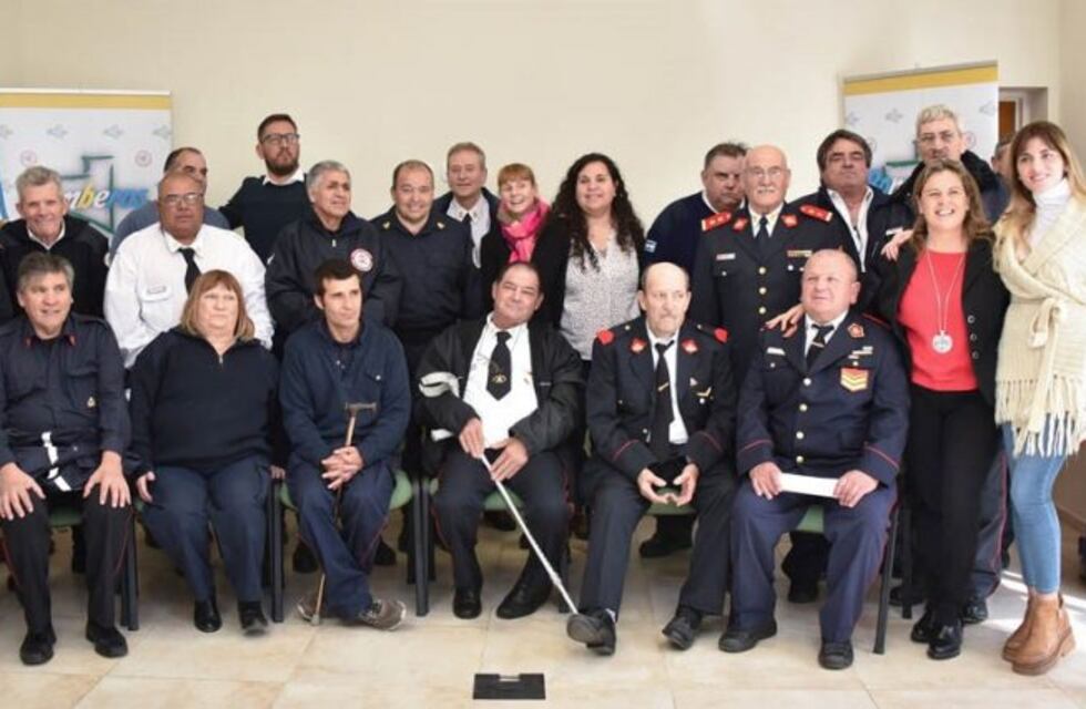 Entregaron pensiones a Bomberos Voluntarios de diez localidades pampeanas