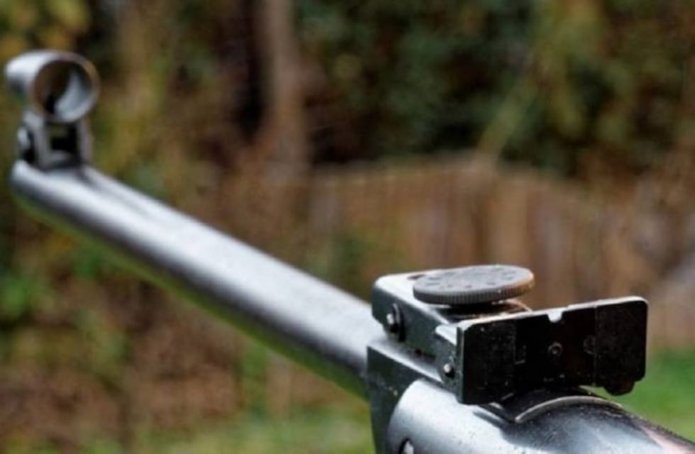 Asesinaron a un hombre con un aire comprimido