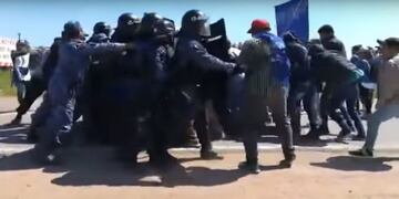 Infantería del Chaco reprimió manifestantes en Saénz Peña\u002E