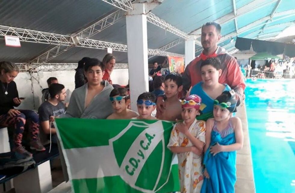 Gran actuación de los más pequeños de natación en Oliva