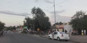 La Calera: la fila de aspirantes tomó más de dos cuadras\u002E