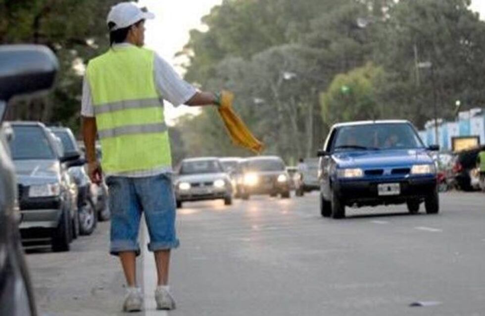 Incorporan a Pellegrini el programa Cuidacoches Sociales ¿Cómo va a funcionar?