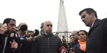 DYN03, BUENOS AIRES 04/09/17, EL JEFE DE GOBIERNO PORTEÑO HORACIO RODRIGUEZ LARRETA PRESENTA ESTA MAÑANA EN PLAZA DE MAYO A VOLUNTARIOS PARA HACER REFACCIONES TRAS LOS INCIDENTES DEL PASADO VIERNES\u002E FOTO:DYN/LUCIANO THIEBERGER\u002E