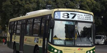 Un chofer de la línea 87 fue baleado en una pierna por dos delincuentes\u002E (Web)