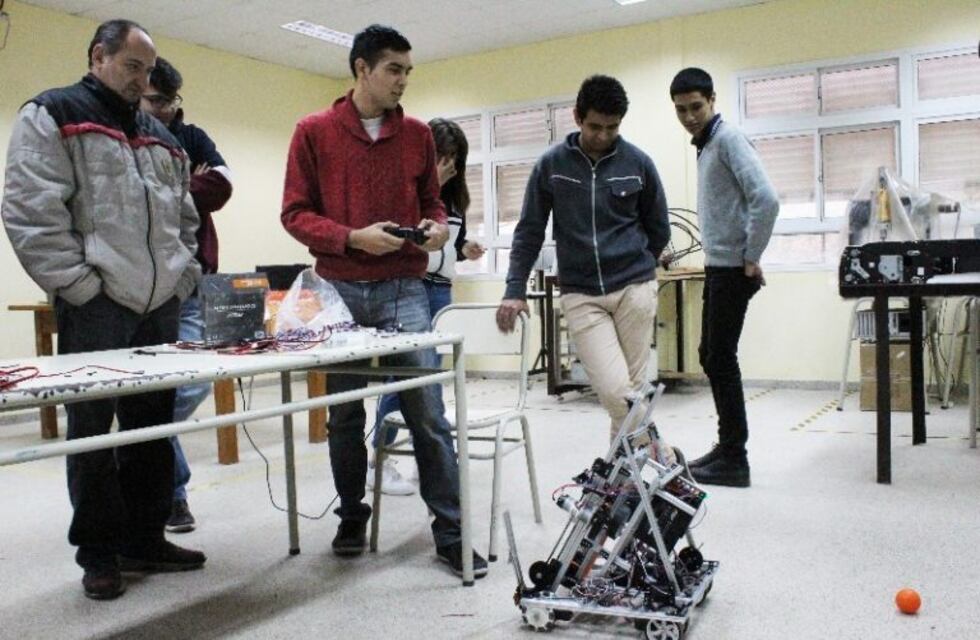 Estudiantes chaqueños van a torneo nacional de Robótica