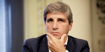 Luis Caputo\u002E Crédito: AP Photo/Victor R\u002E Caivano\u002E