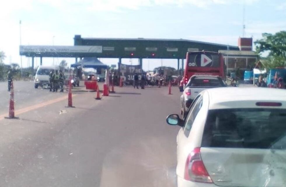 El puente Chaco-Corrientes está con demoras por una manifestación