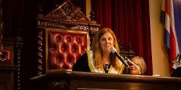 Mariela Rodríguez Ruiz, gran maestra de la masonería femenina\u002E (web)