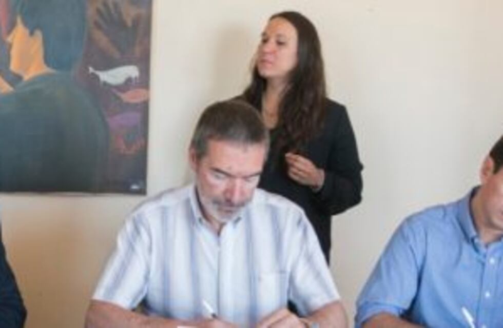 Acuerdo entre la Fundación Agencia de Desarrollo y la empresa Cerro Vanguardia