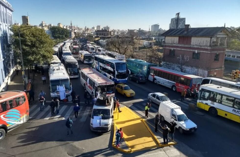 Tres movilizaciones prometen un martes "bravísimo" en el tránsito