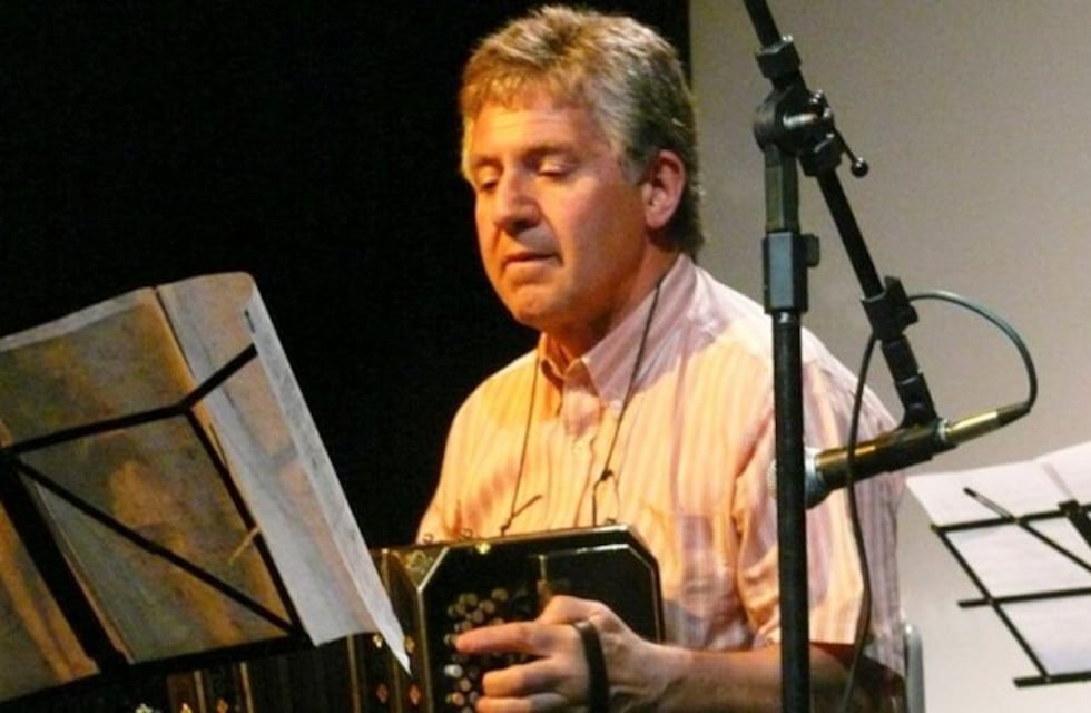 Faíto Baraybar, panadero, maestro, profesor y músico, ahora da clases gratuitas de bandoneón