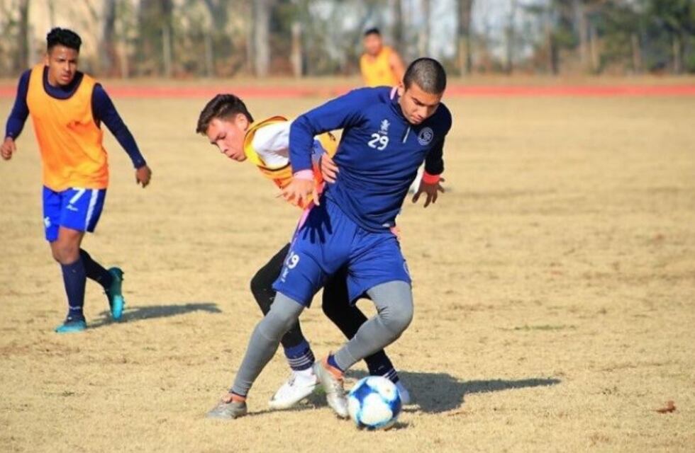 Independiente Rivadavia arrancó los amistoso con goles