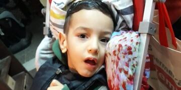 Kevin Pereyra necesita una silla postural