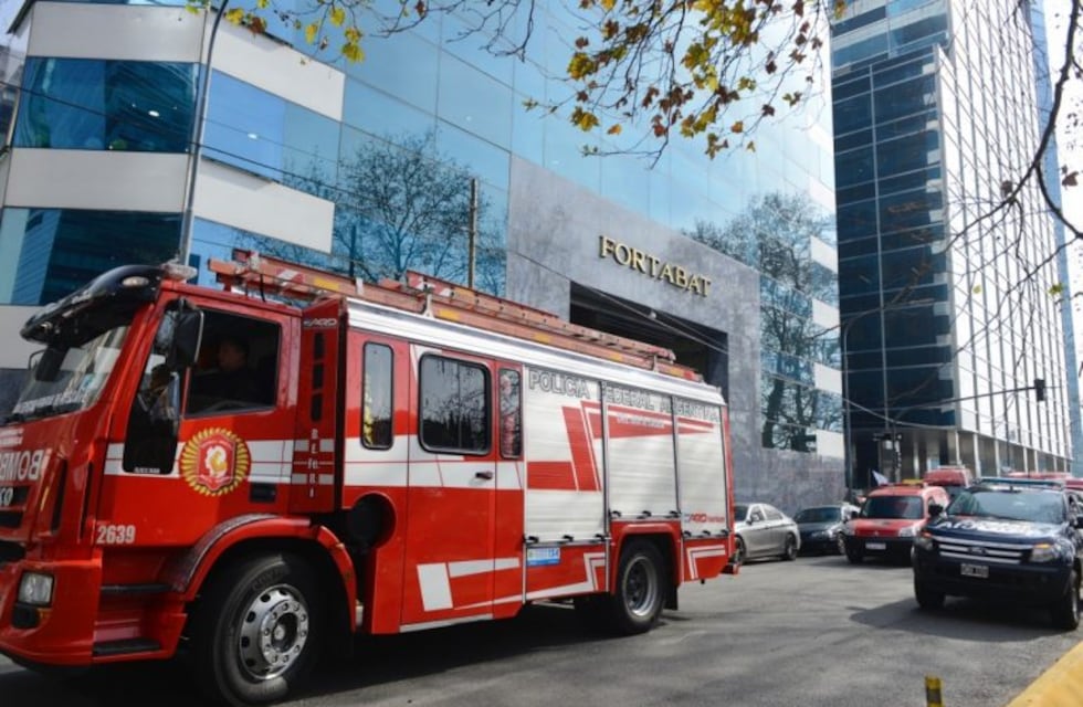 Escape de gas en el edificio Fortabat: 10 personas fueron hospitalizadas