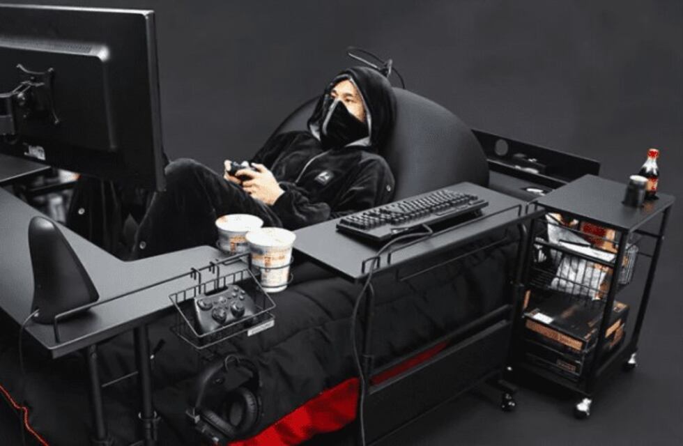 Crean una "cama para videojuegos" de la que nunca necesitas levantarte
