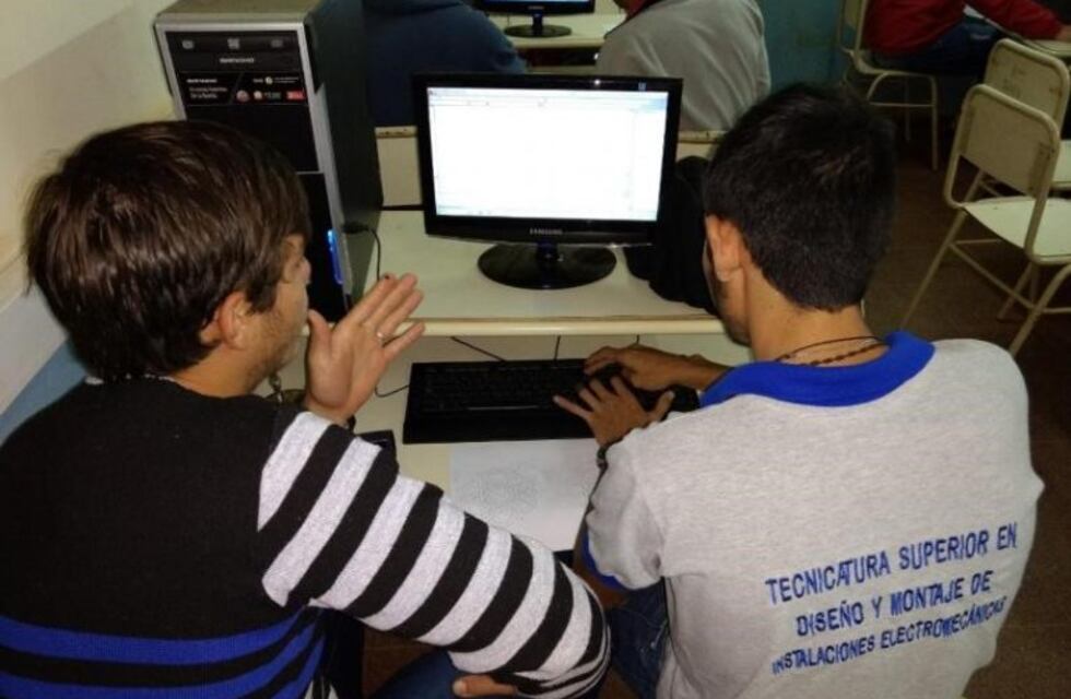 Puerto Esperanza: el Instituto Técnico Superior creó un banco de computadoras para sus estudiantes
