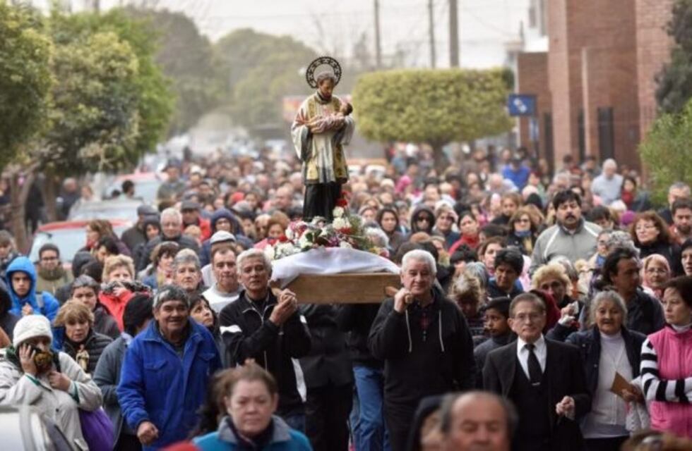 Por pan y trabajo, fieles de San Cayetano marchan en Córdoba