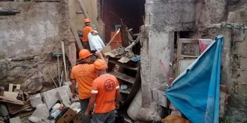 La casa ubicada en Maipú y Santa Fe se vino abajo\u002E La familia Molina sufrió pérdidas totales\u002E