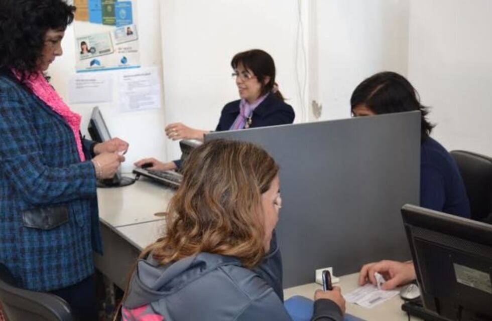 Manzur señaló que hay familias en Tucumán que no pueden pagar el trámite del DNI