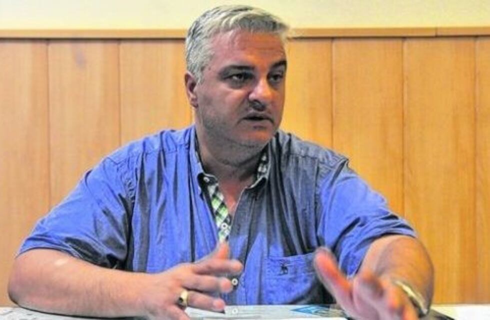 Intendente de Arroyo Seco irrumpió en una radio para pelearse con un conductor y lo echaron