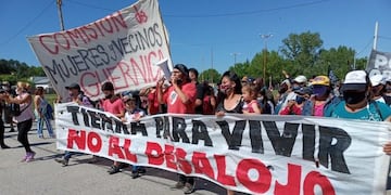Movilización en Presidente Perón contra del desalojo de Guernica (Foto: Twitter)