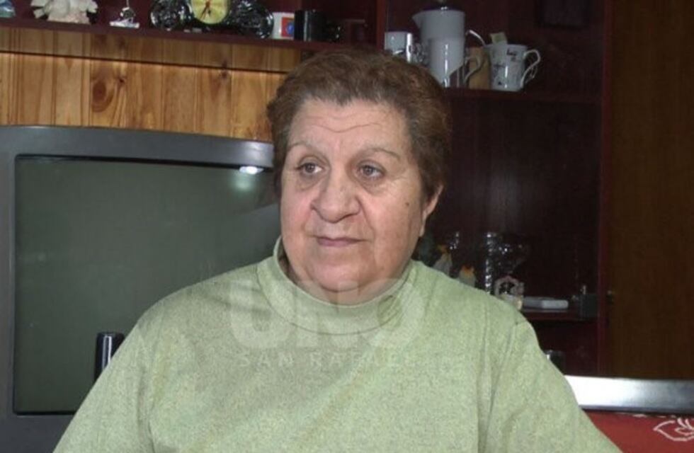 "Mi marido no logró sacar a una chica que estaba bajo la rueda", dijo una testigo del vuelco en San Rafael