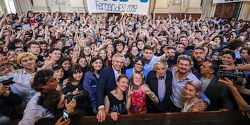 Alberto Fernández en el Nacional Buenos Aires\u002E (prensa Alberto Fernández)