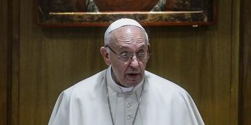 V4 CIUDAD DEL VATICANO (VATICANO), 05/10/2017\u002E- El papa Francisco pronuncia su discurso durante la Asamblea General de la Pontificia Academia para la Vida, en el Vaticano, hoy, 5 de octubre de 2017\u002E EFE/FABIO FRUSTACI